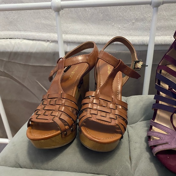 Heels - Picture 1 of 3